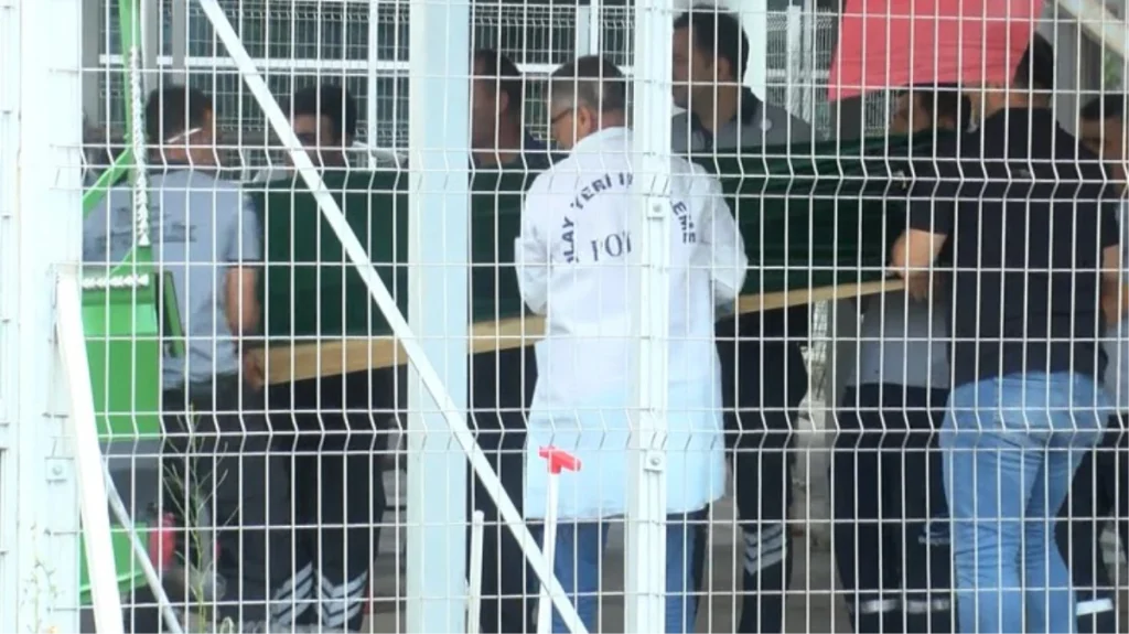 Marmaray’da intihar! 15 yaşındaki genç kız raylara atladı