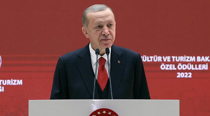 SON DAKİKA: Cumhurbaşkanı Erdoğan’dan ödül töreninde dikkat çeken mesaj! ”Mahalle baskısını reddediyoruz”
