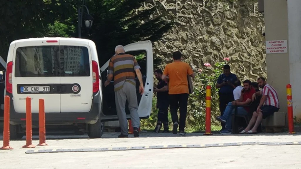 Trabzon’da bir kişi evinde silahla vurulmuş halde bulundu! Ardında mektup bırakmış