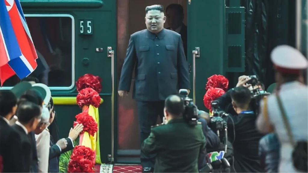 ABD’nin “Bedelini öder” tehdidine rağmen Kuzey Kore lideri Kim, Rusya’ya doğru yola çıktı