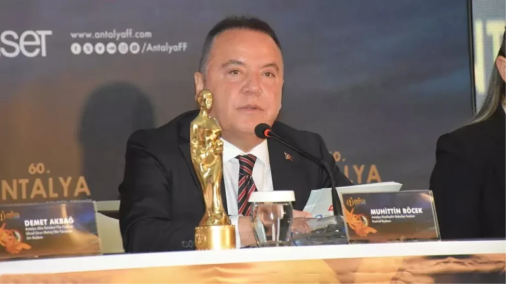 Altın Portakal Film Festivali’ni iptal eden Muhittin Böcek, festival ve sanat yönetmenini işten çıkardı