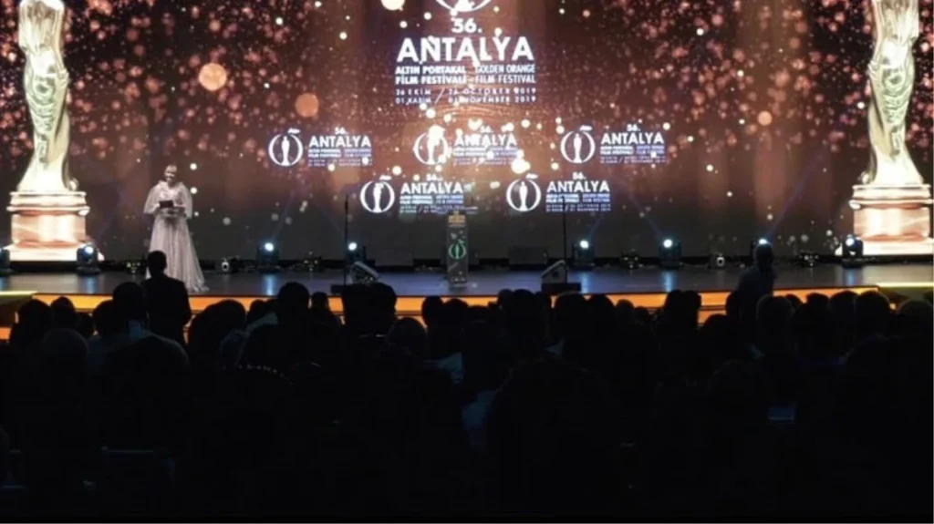 Kültür Turizm Bakanlığı, Kanun Hükmü belgeselini yayınlama kararı alan Antalya Film Festivali’nden çekildi