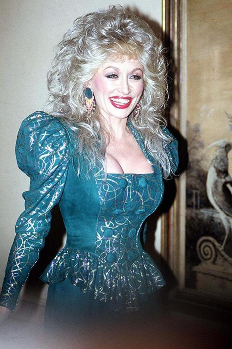 Dolly Parto, 80'lerden beri makyajla uyuyor! 'Kocama cadı gibi görünemem'