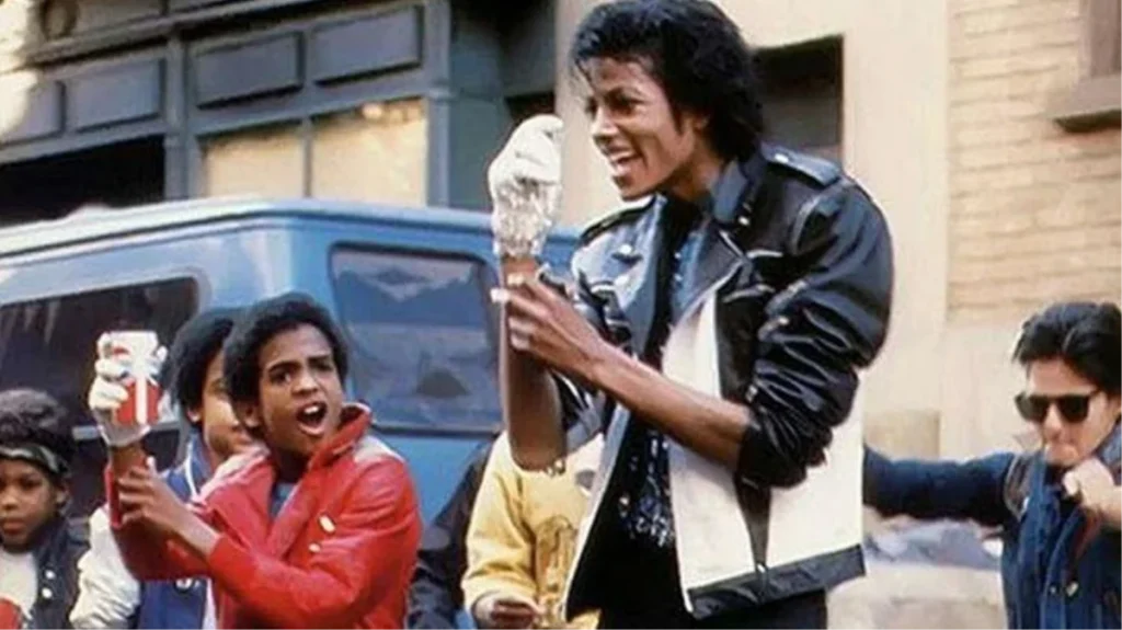 Michael Jackson’ın ikonik ceketi açık artırmaya çıkarılıyor