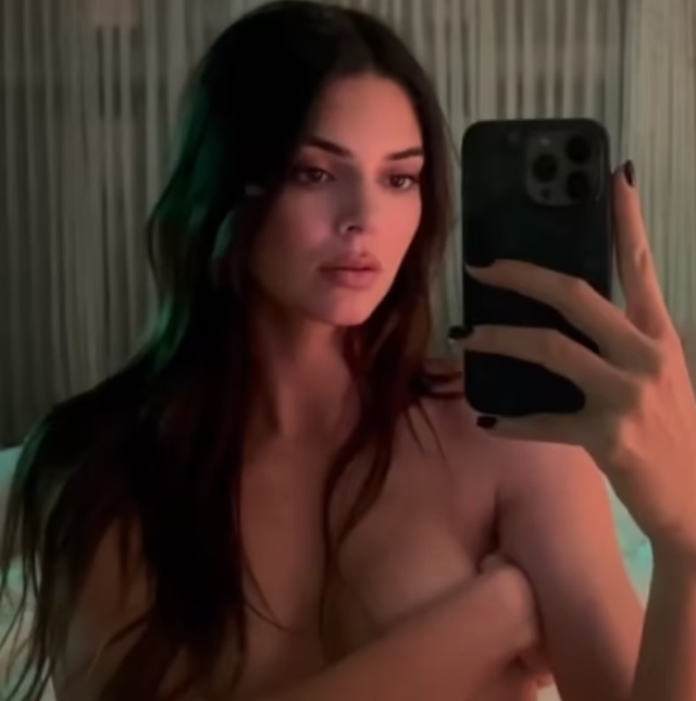 Ünlü model Kendall Jenner, Forbes Dergisi'ne kapak olduktan sonra üstsüz videosunu yayınladı