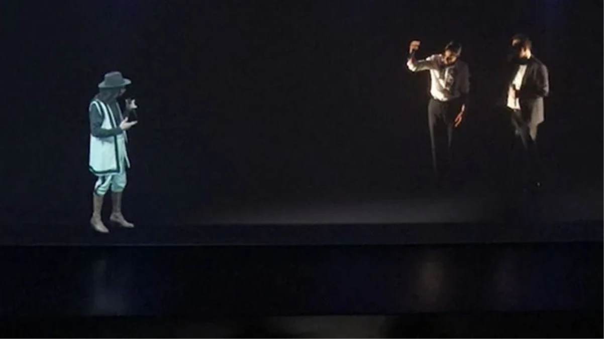 20 yıl sonra sahnede! Cem Karaca, filminin galasında hologram teknolojisiyle konser verdi