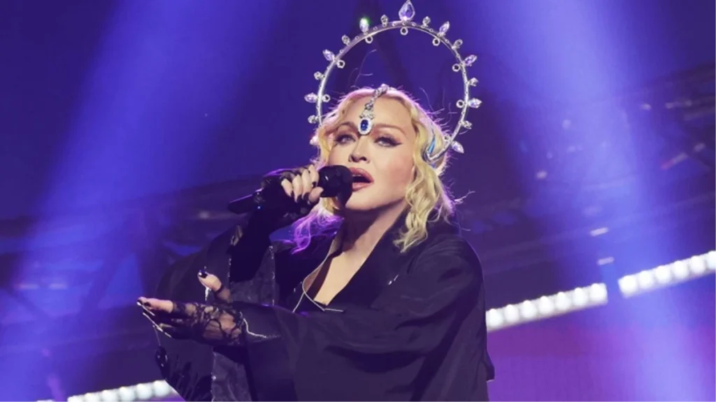İki hayranı konsere geç çıktığı için şarkıcı Madonna’ya dava açtı