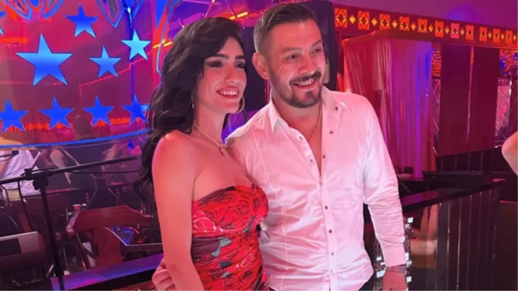 İnci Taneleri dizisiyle popüler olan Sincanlı Erkal, sahne ücretini 300 bin TL’ye çıkardı