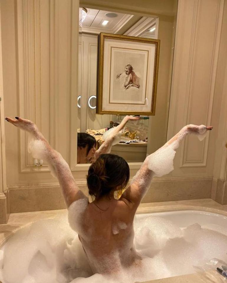 Selena Gomez'den iddialı fotoğraf! Köpük banyosu yaparken paylaştı