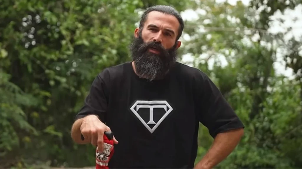 Survivor All Star’da beklenmedik ayrılık! Eski şampiyon Turabi, yarışmadan çekildi