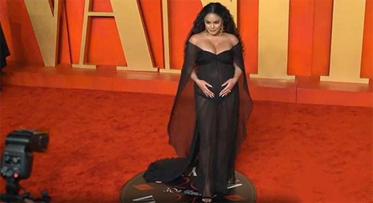 Ünlü oyuncu hamilelik haberini Oscar kırmızı halısında duyurdu!