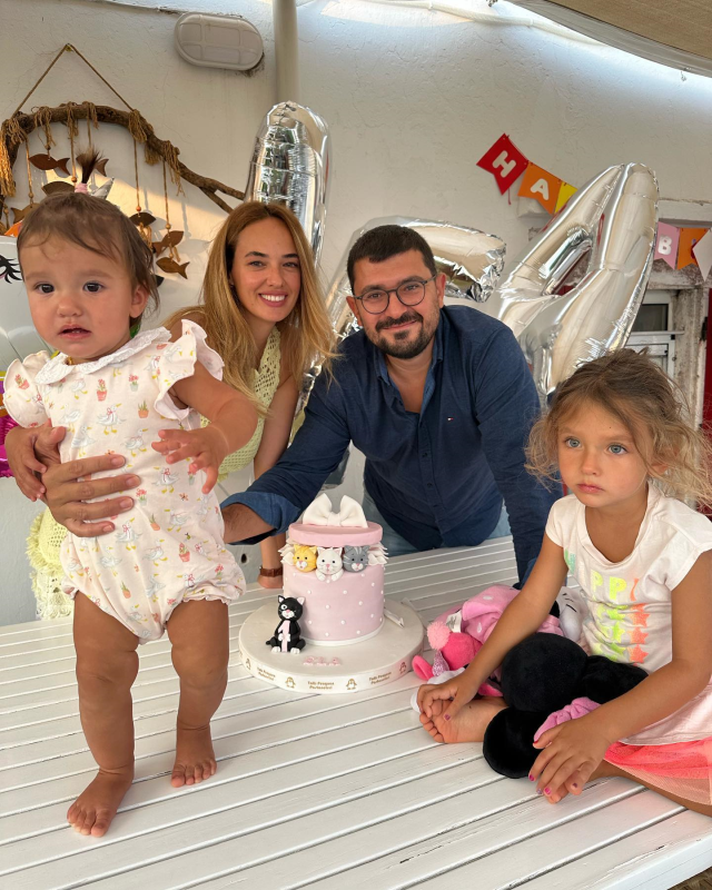 Seda Bakan'ın baby shower çıkışı ortalığı kasıp kavurdu! Yorum üstüne yorum yağıyor