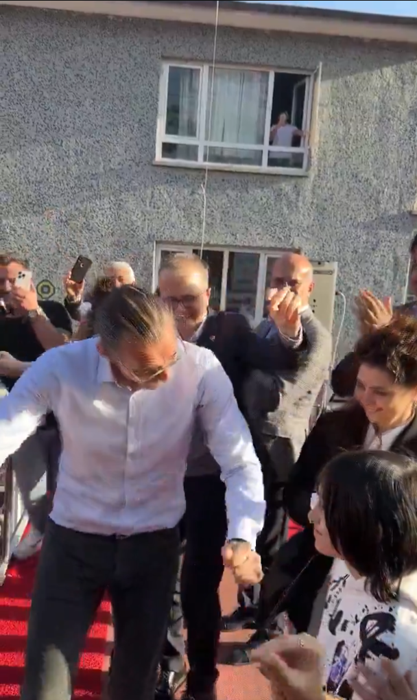 Erdal Beşikçioğlu zaferini Ankara havasıyla kutladı