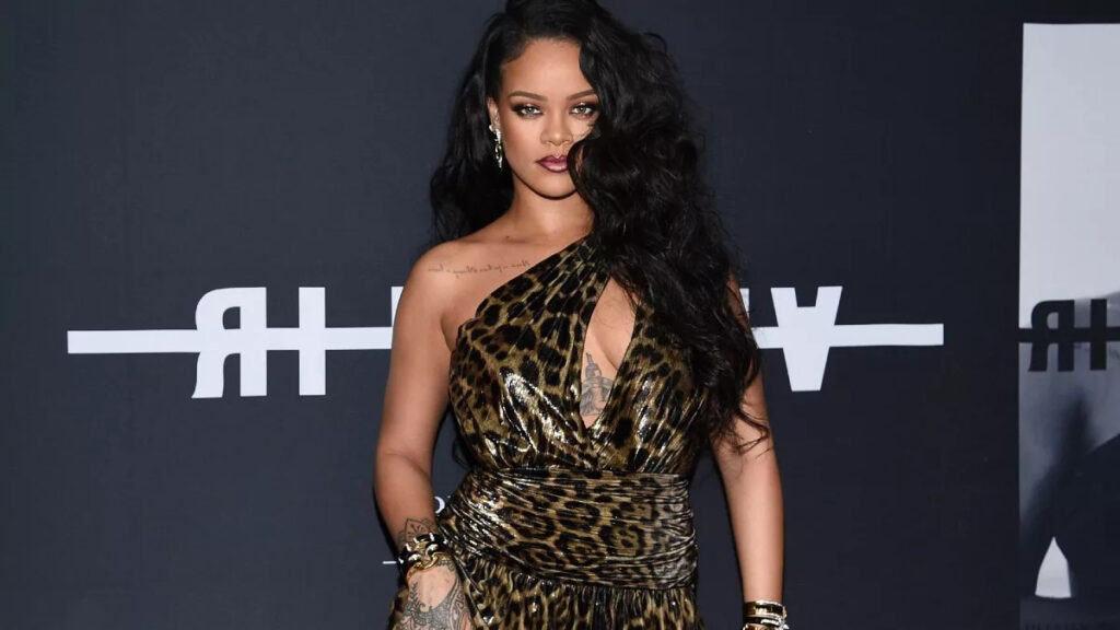 Bekleyiş Son Buluyor Rihanna dan Yeni Albüm