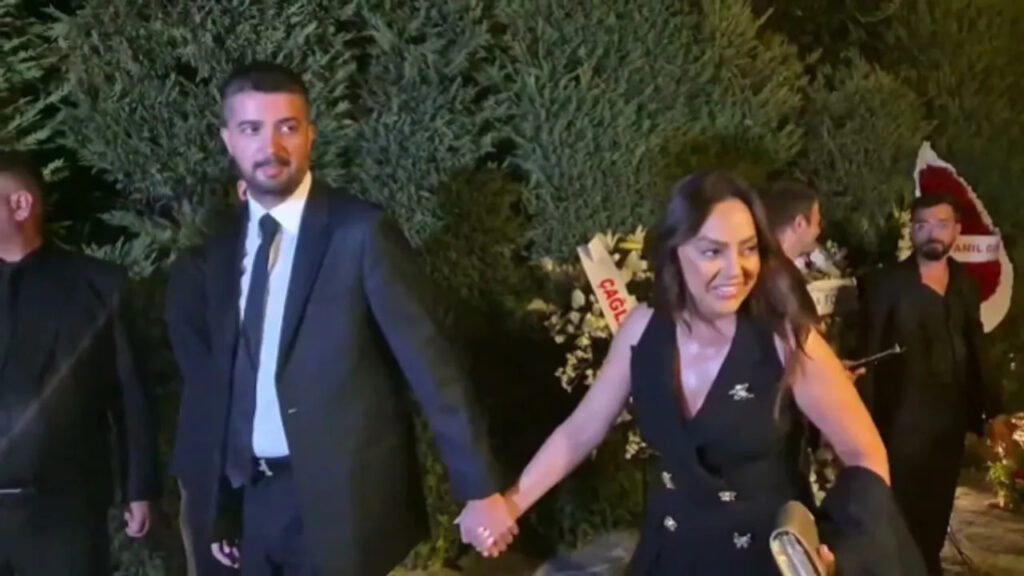 Ebru Gündeş ve Murat Özdemir in Evliliğinde Ayrılık İddiaları Yeniden Gündemde