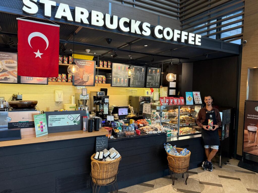 Bakırköy Acıbadem Hastanesi’nde Starbucks: Misafire İlgi ve Güleryüzün Adresi