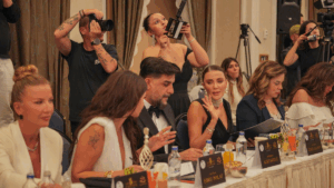 AZİZ KOTUZ’UN TAÇ GECESİ!  HANDE BETÜL SEVİMLİ ÜÇ TAÇLA BÜYÜLEDİ!