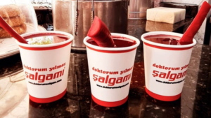 DOKTORUM YILMAZ ŞALGAMI GELENEKSEL LEZZETLERDE ZİRVEYE YERLEŞTİ