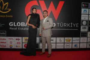 EDEBİYATTA YENİ BİR İSİM ÖNE ÇIKTI: ÖZCAN KANDEMİR’E ANLAMLI ÖDÜL