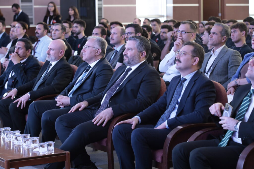 SERDENGEÇTİLER YAPAY ZEKA DESTEKLİ STRATEJİLERLE TÜRKİYE ŞAMPİYONU OLDU