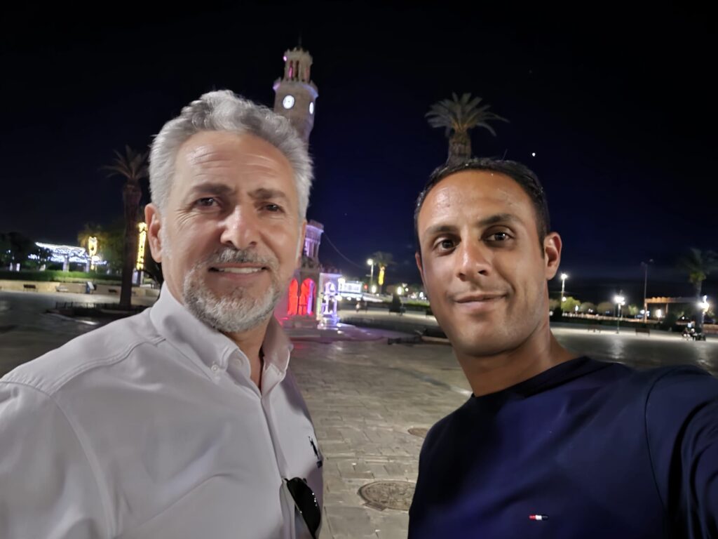 Oyuncu Halil Eryılmaz ile Ali Osman Karacelik İzmir’de Bir Araya Geldi