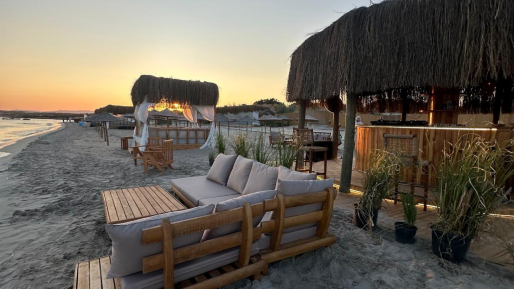 Seaside Beach’te “Sundown Sensation” Rüzgârı Esecek: Gün Batımı, Deniz ve Müzik Aynı Sahilde Buluşuyor