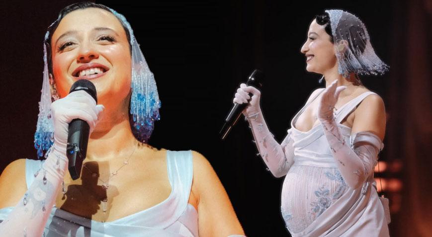 Melike Şahin’den Harbiye’de duygusal veda: “Oğlum karnımda son konserim”